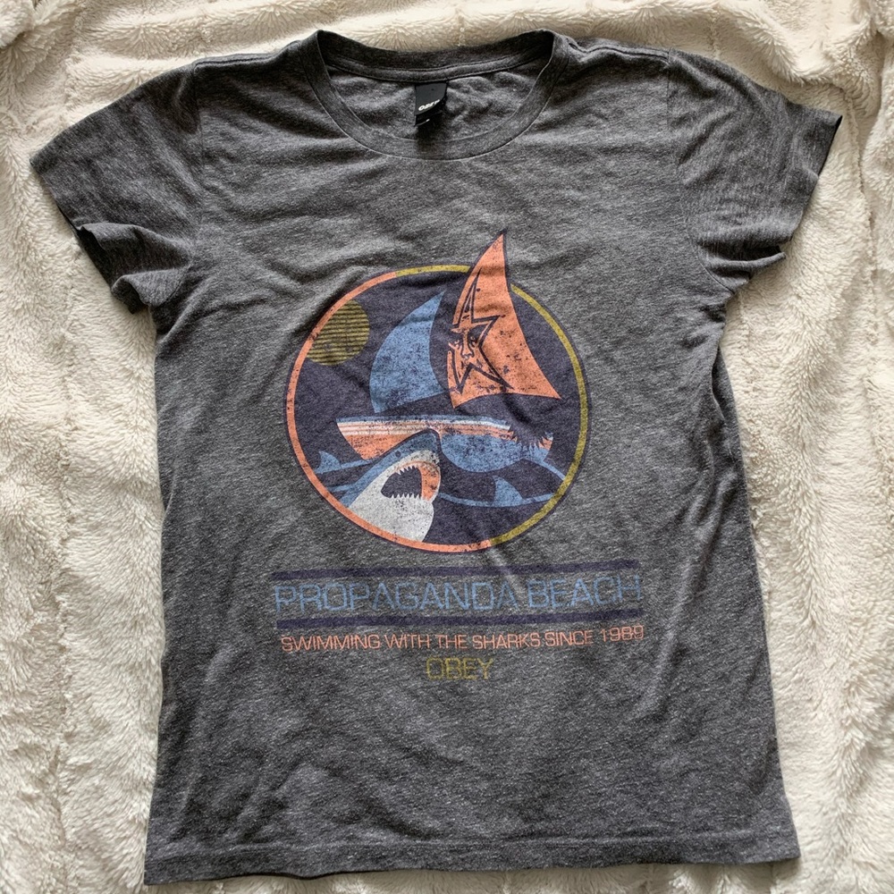 ✨3/$25✨Obey T-shirt
